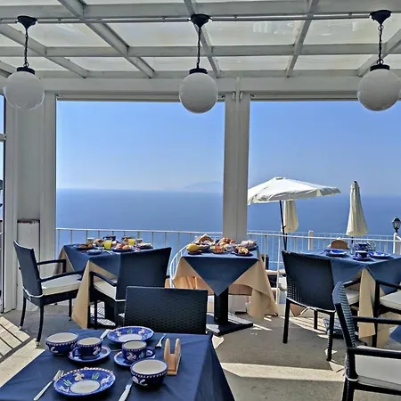 Alojamento de Acomodação e Pequeno-almoço Vista Mare Bb *
